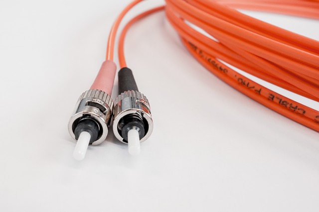 fiber-optic-cable-502894_640